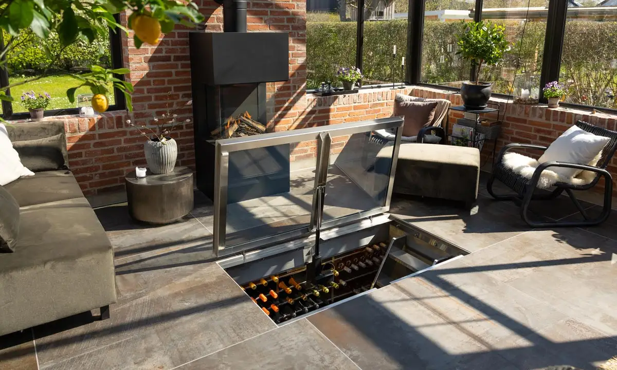 Vinkjeller integrert i vinterhage eller utestue