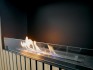Foco One 800 - en-sidig bioetanol peis til installasjon i en vegg, med flammesyn fra fronten.